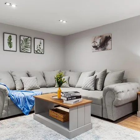 Battersea Area - Apartment - Sleeps6 - City Centre